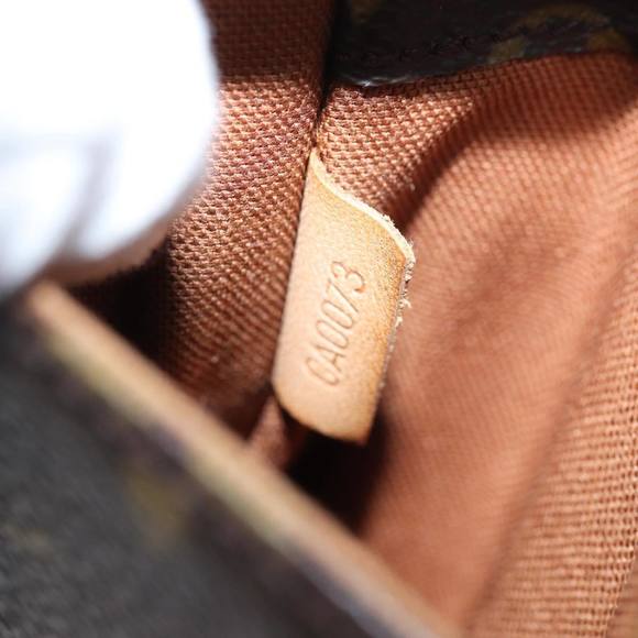 LOUIS VUITTON Monogram Pochette Gange Shoulder Bag M51870 LV Auth 72329 - Picture 12 of 16